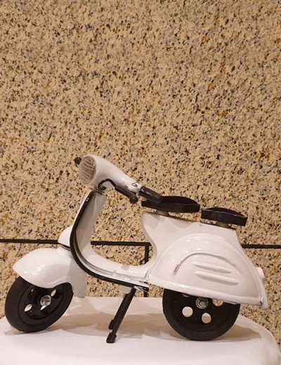 Figura Vespa 125 metálica Figura Vespa 125 metálica
